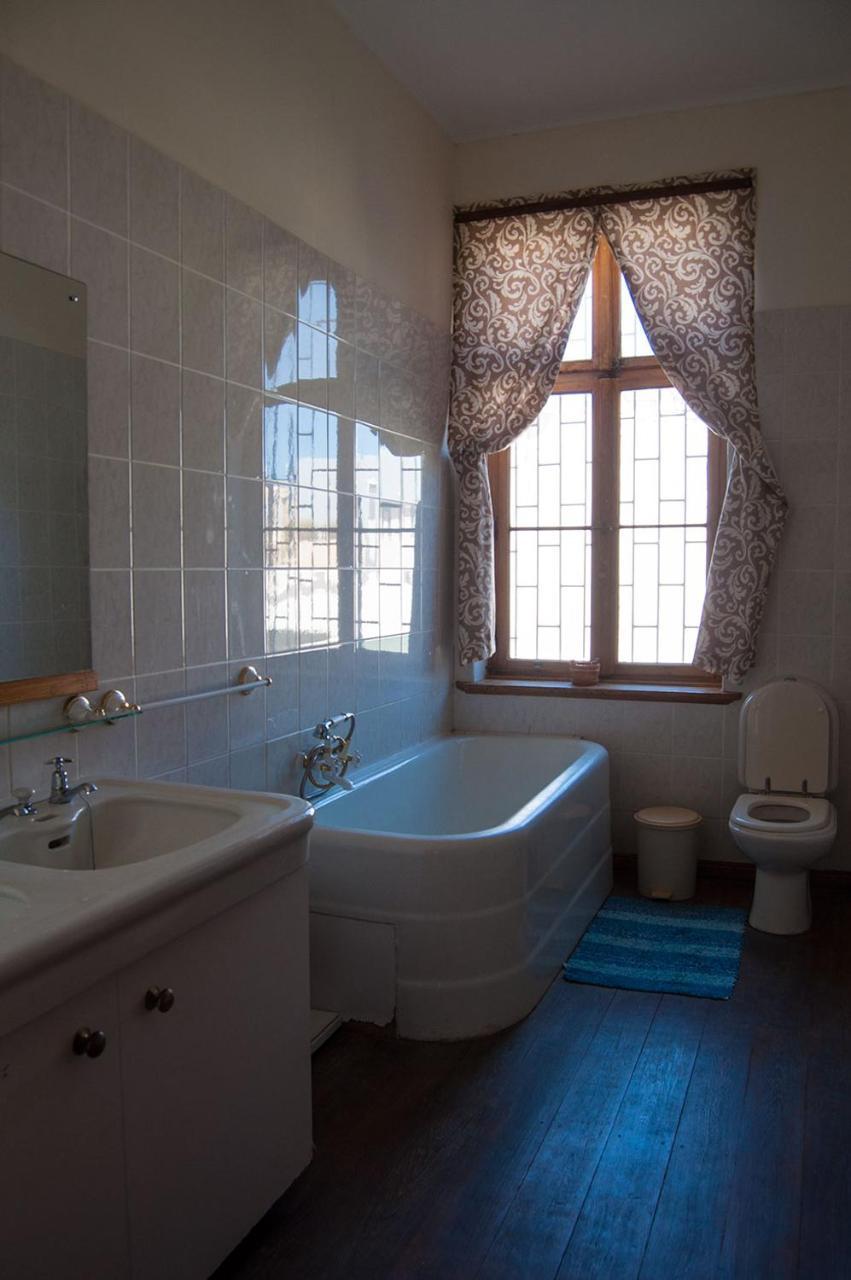 Historical Guesthouse - Self Catering Apartments Lüderitz Exteriör bild