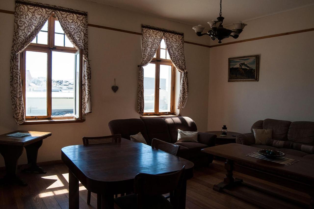 Historical Guesthouse - Self Catering Apartments Lüderitz Exteriör bild