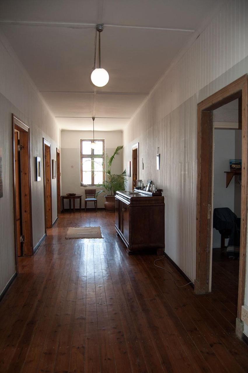 Historical Guesthouse - Self Catering Apartments Lüderitz Exteriör bild